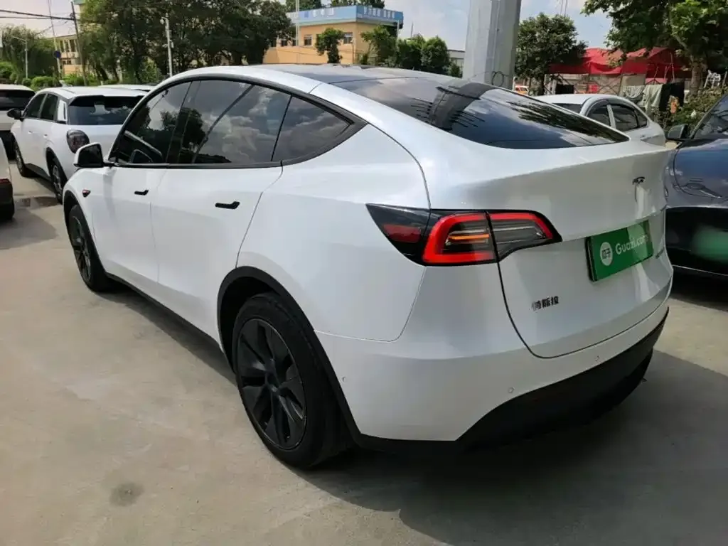 Tesla Model Y — фото 7