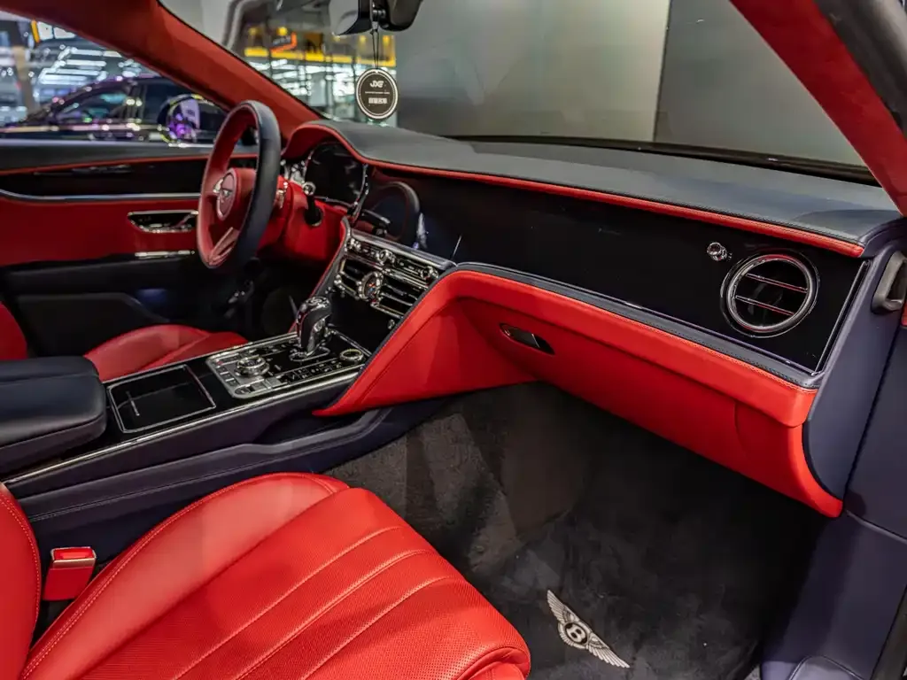 Bentley Flying Spur — фото 9
