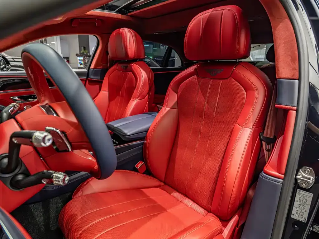 Bentley Flying Spur — фото 6