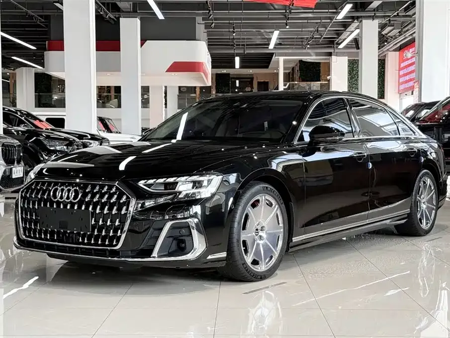 Audi A8 — фото 1