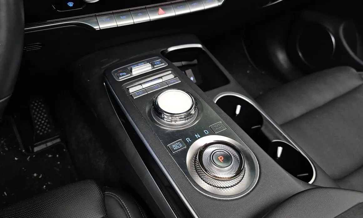 Genesis GV70 — фото 10