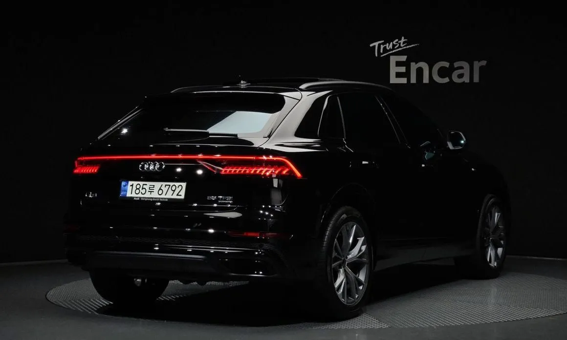 Audi Q8 — фото 5