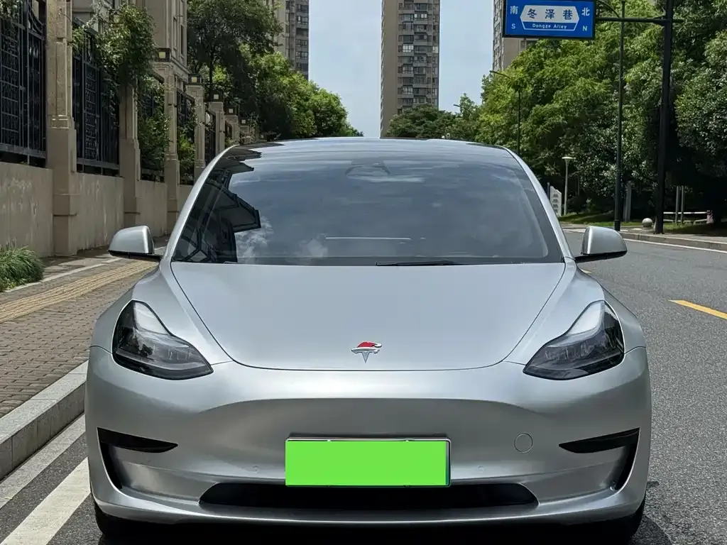 Tesla Model 3 — фото 6