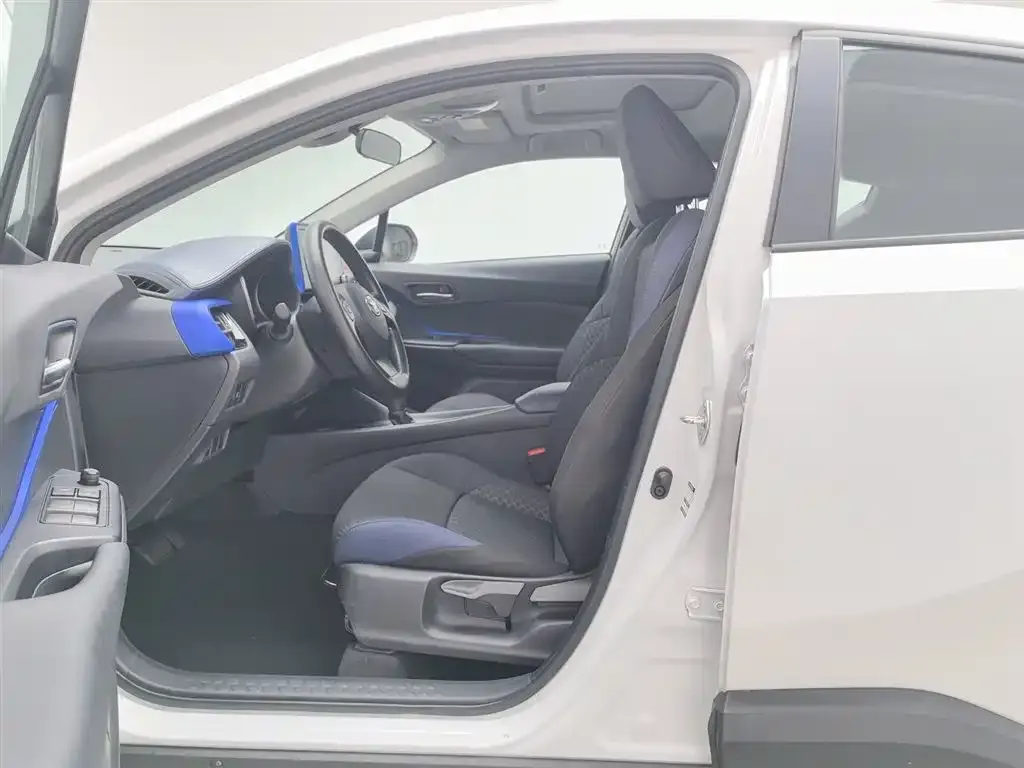 Toyota C-HR 2022 из CN, фото 2