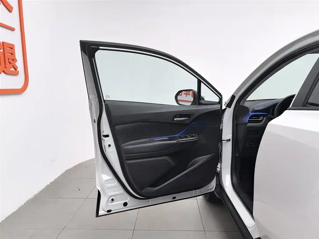 Toyota C-HR 2022 из CN, фото 4