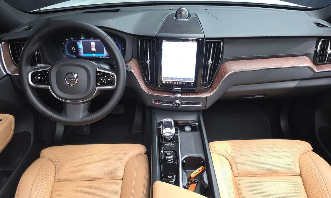 Volvo XC60 2025 из KR, фото 7