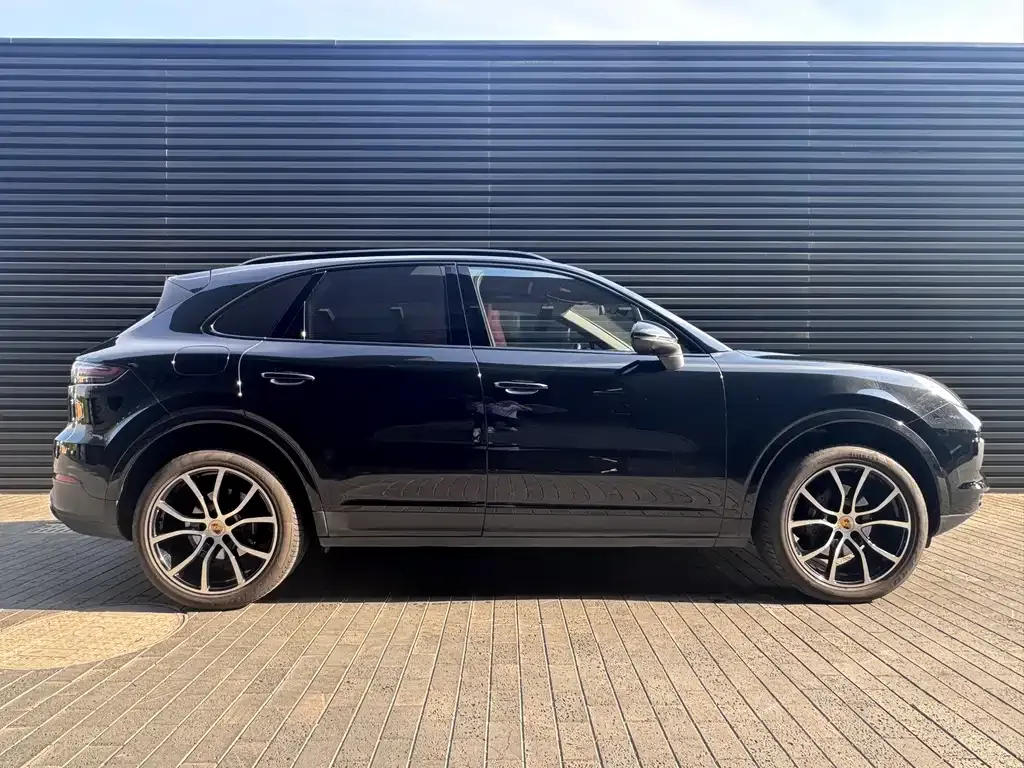 Porsche Cayenne — фото 2