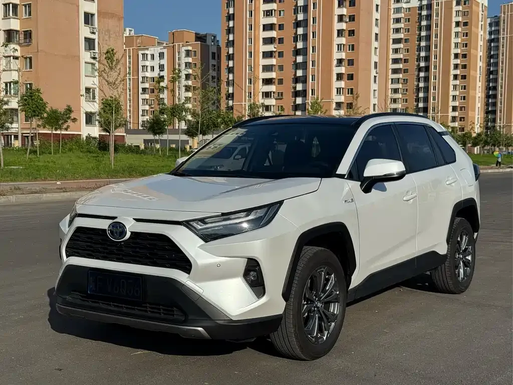 Toyota RAV4 — фото 7