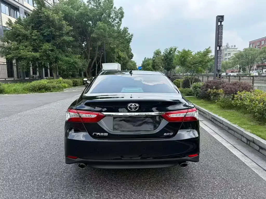 Toyota Camry — фото 8