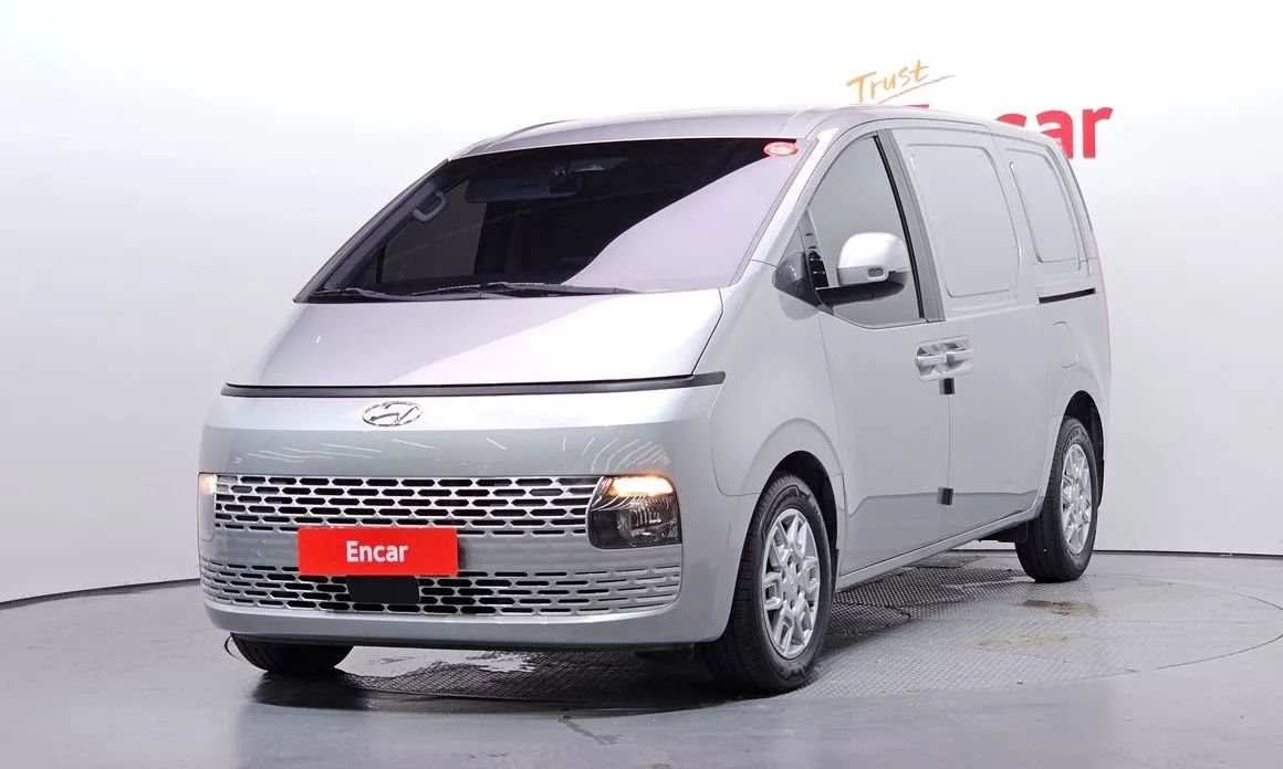 Hyundai Staria — фото 1