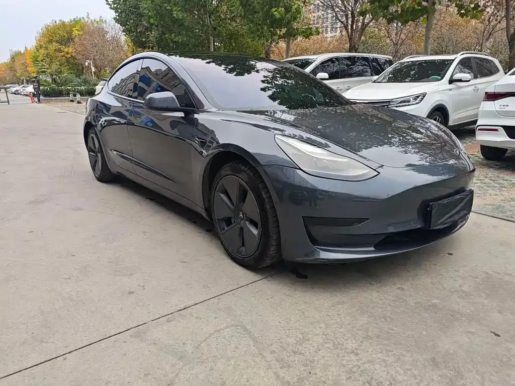 Tesla Model 3 — фото 8