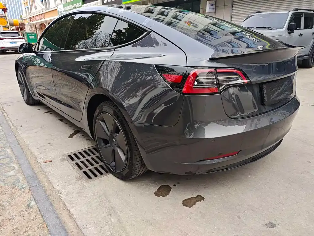 Tesla Model 3 — фото 4