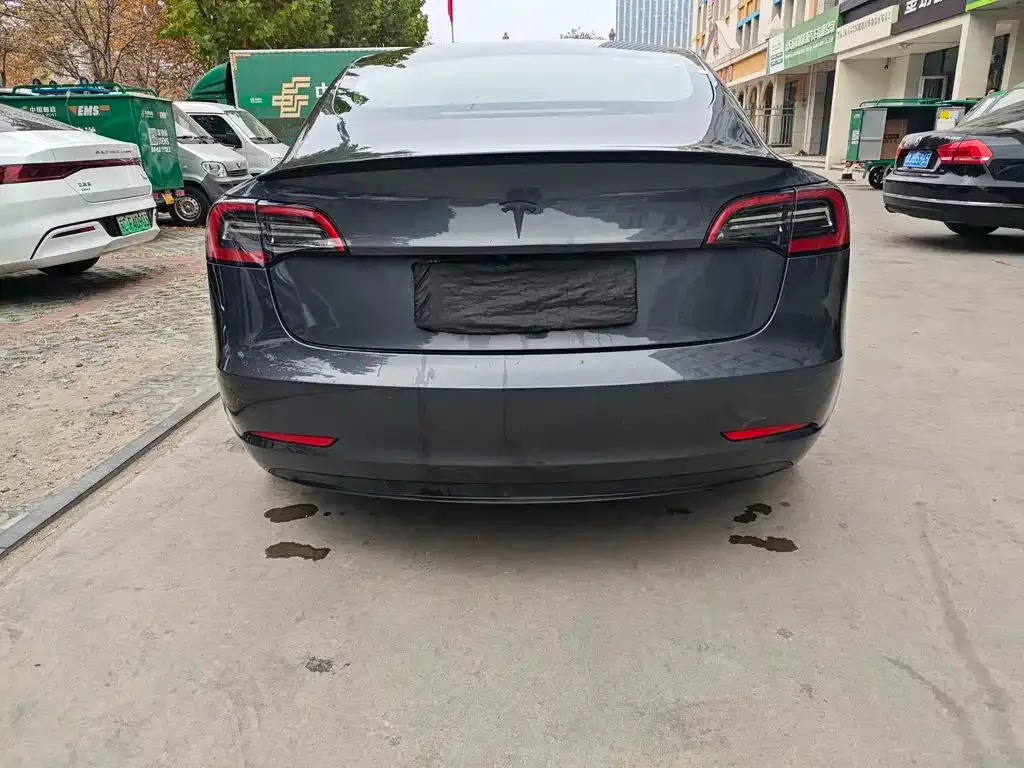 Tesla Model 3 — фото 3