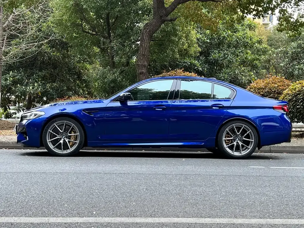 BMW M5 — фото 10