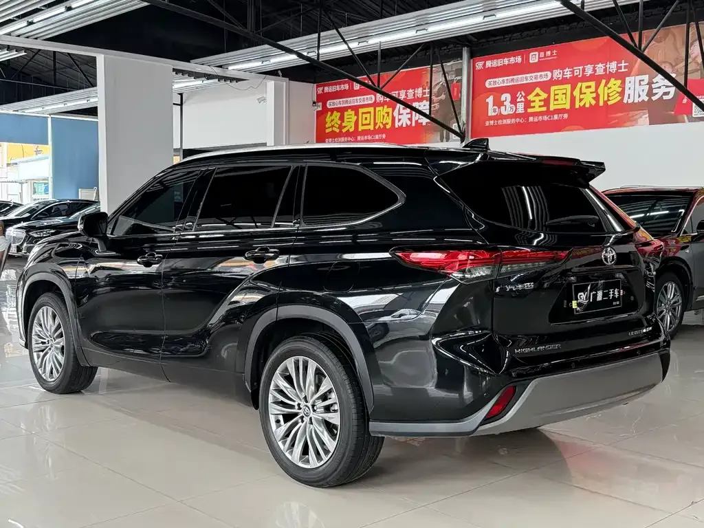 Toyota Highlander — фото 9