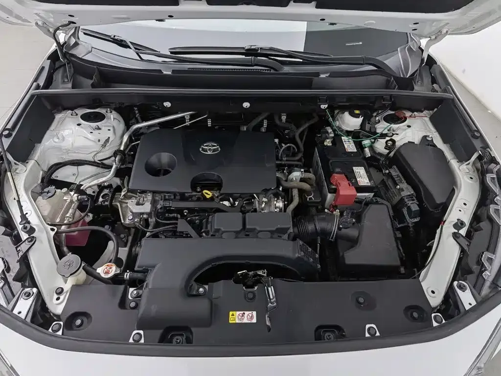 Toyota RAV4 — фото 8