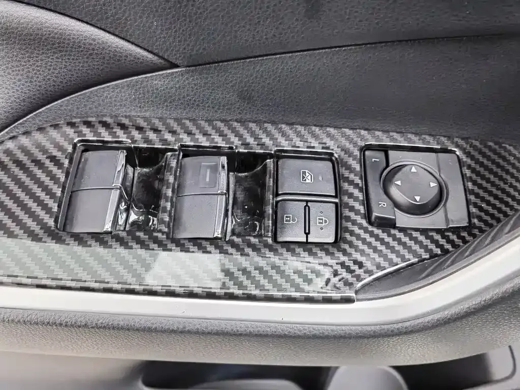 Toyota RAV4 — фото 10