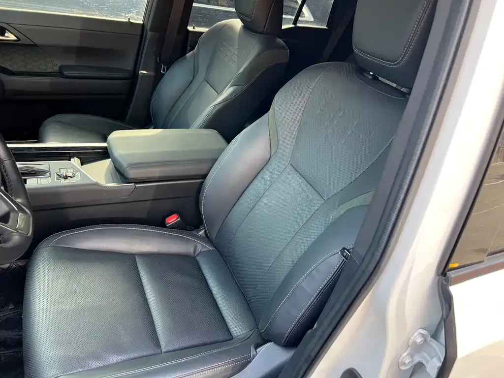 Lexus GX 2024 из CN, фото 3