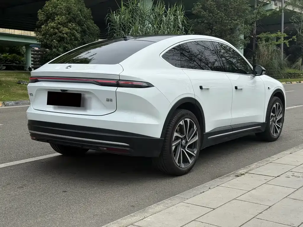 NIO EC6 — фото 8