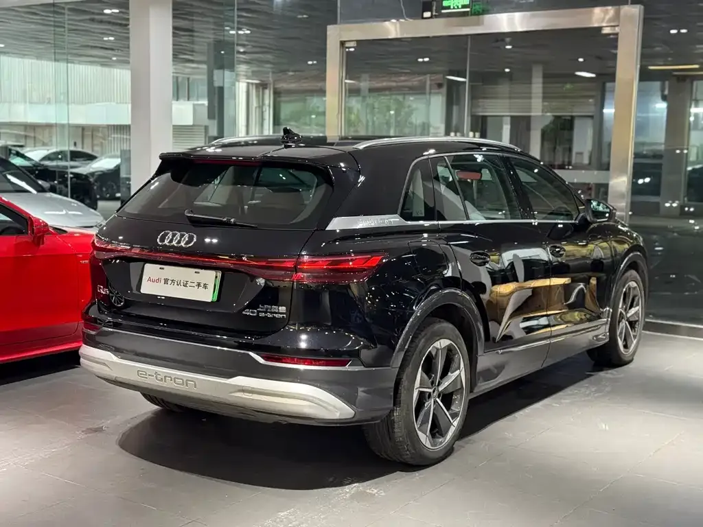 Audi Q5 e-tron — фото 8