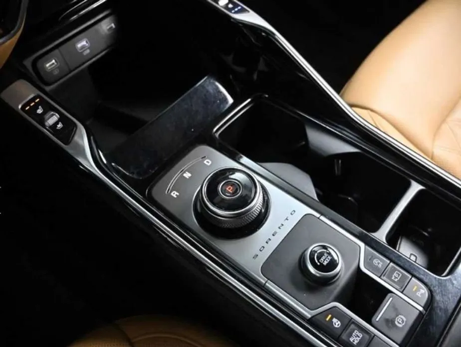 Kia Sorento — фото 8