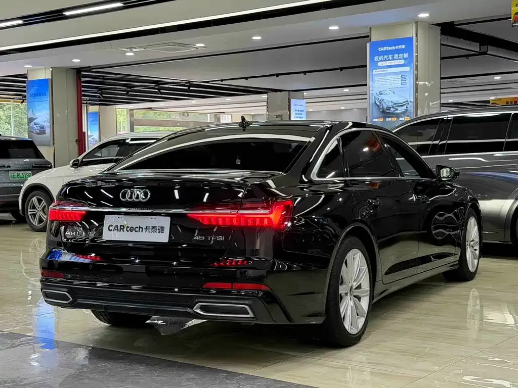 Audi A6L — фото 9