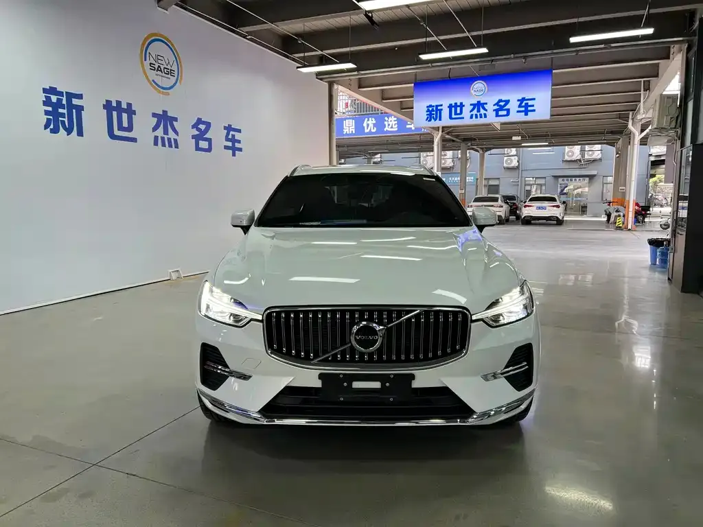 Volvo XC60 — фото 10