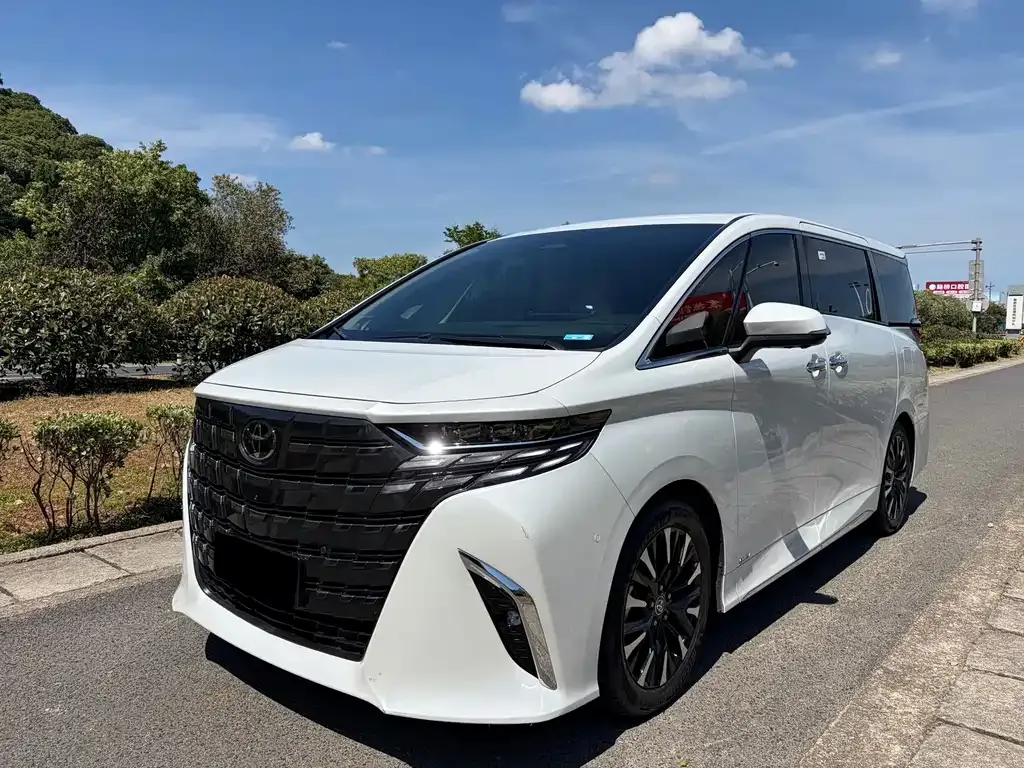 Toyota Alphard — фото 4