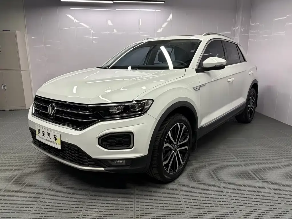 Volkswagen T-Roc — фото 1