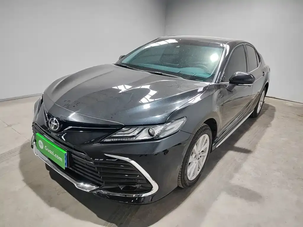 Toyota Camry — фото 6