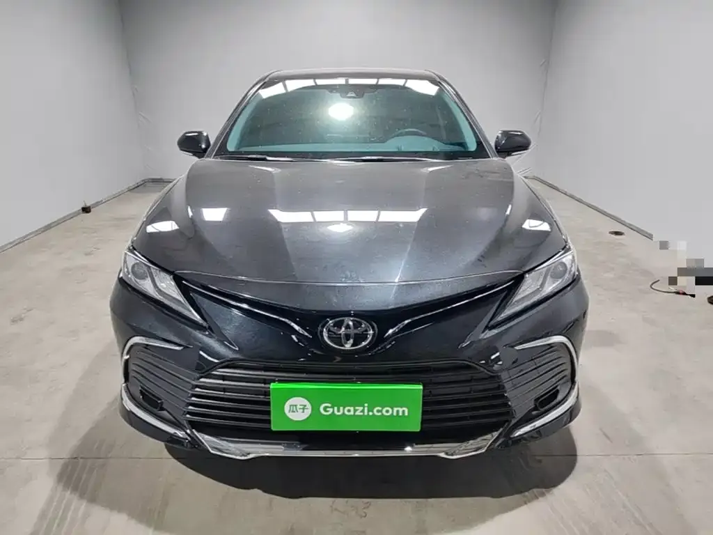 Toyota Camry — фото 3