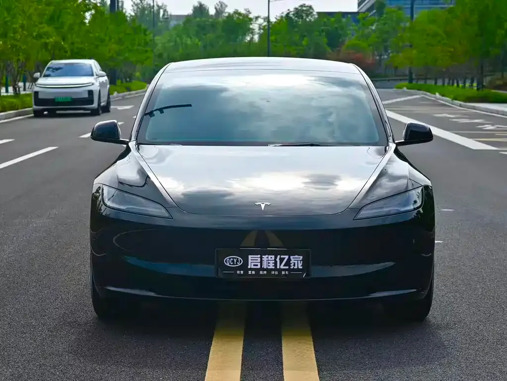 Tesla Model 3 — фото 5