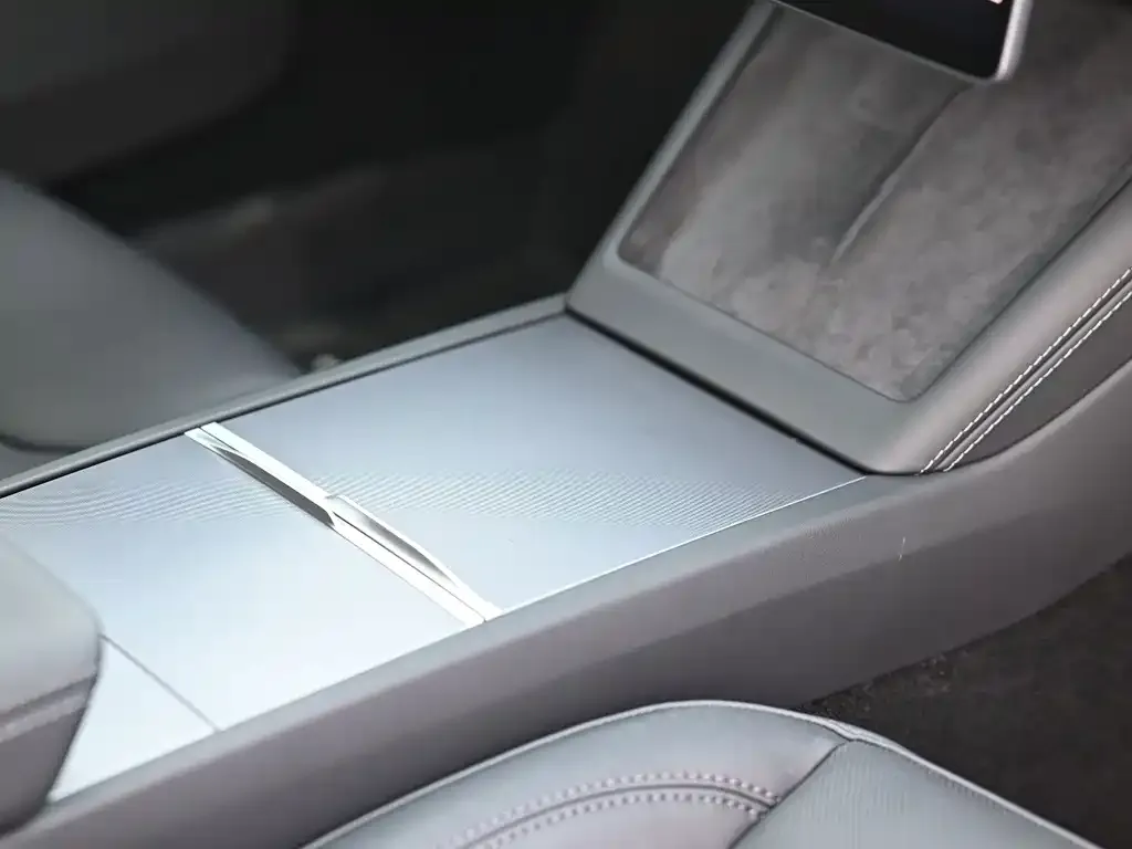 Tesla Model 3 — фото 3