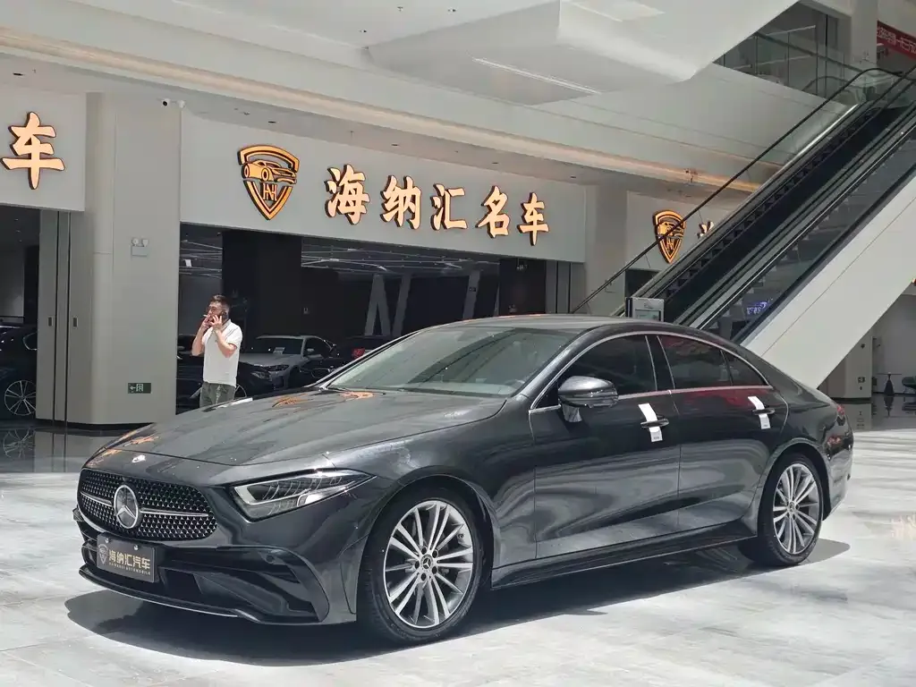 Mercedes-Benz CLS — фото 1