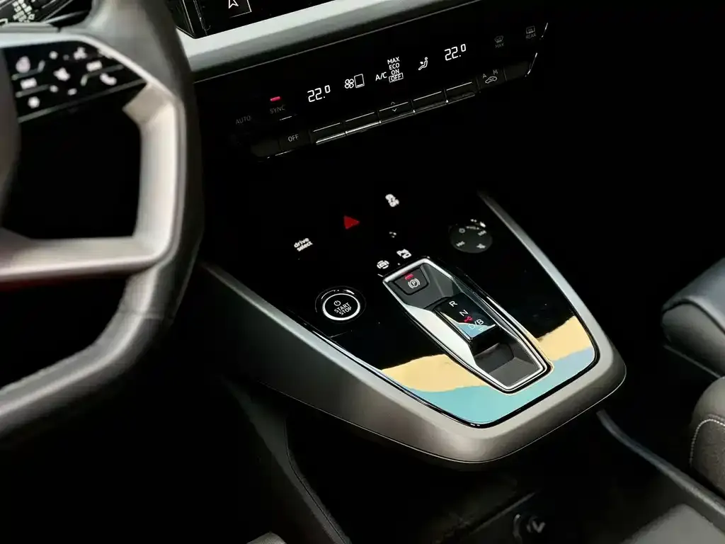 Audi Q5 e-tron — фото 2