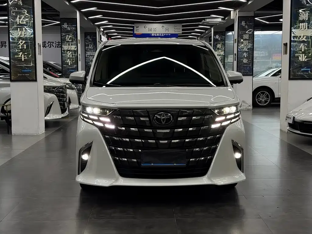 Toyota Alphard — фото 6