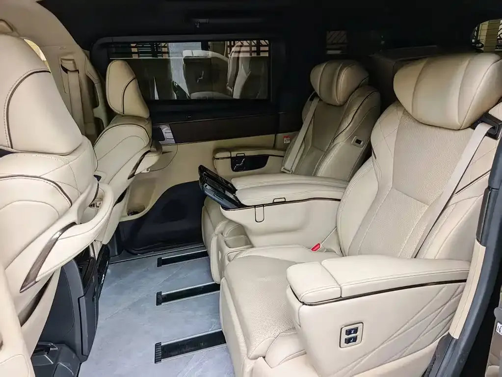 Toyota Vellfire — фото 4