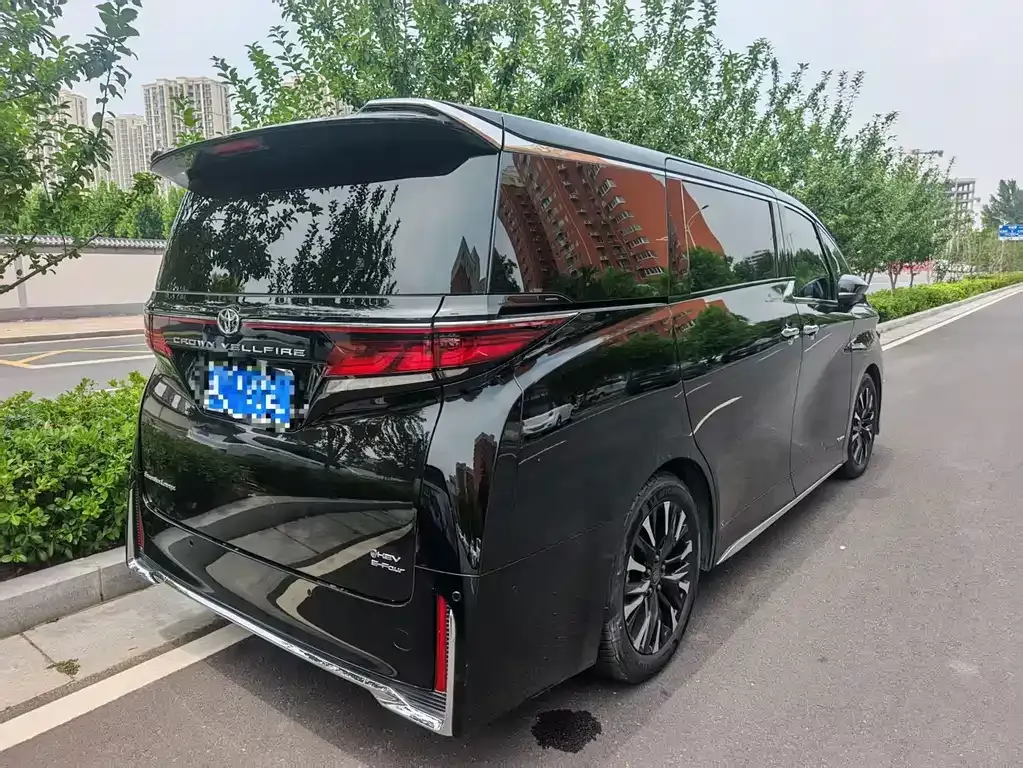 Toyota Vellfire — фото 5