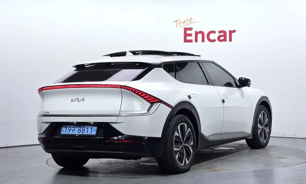 Kia EV6 — фото 9