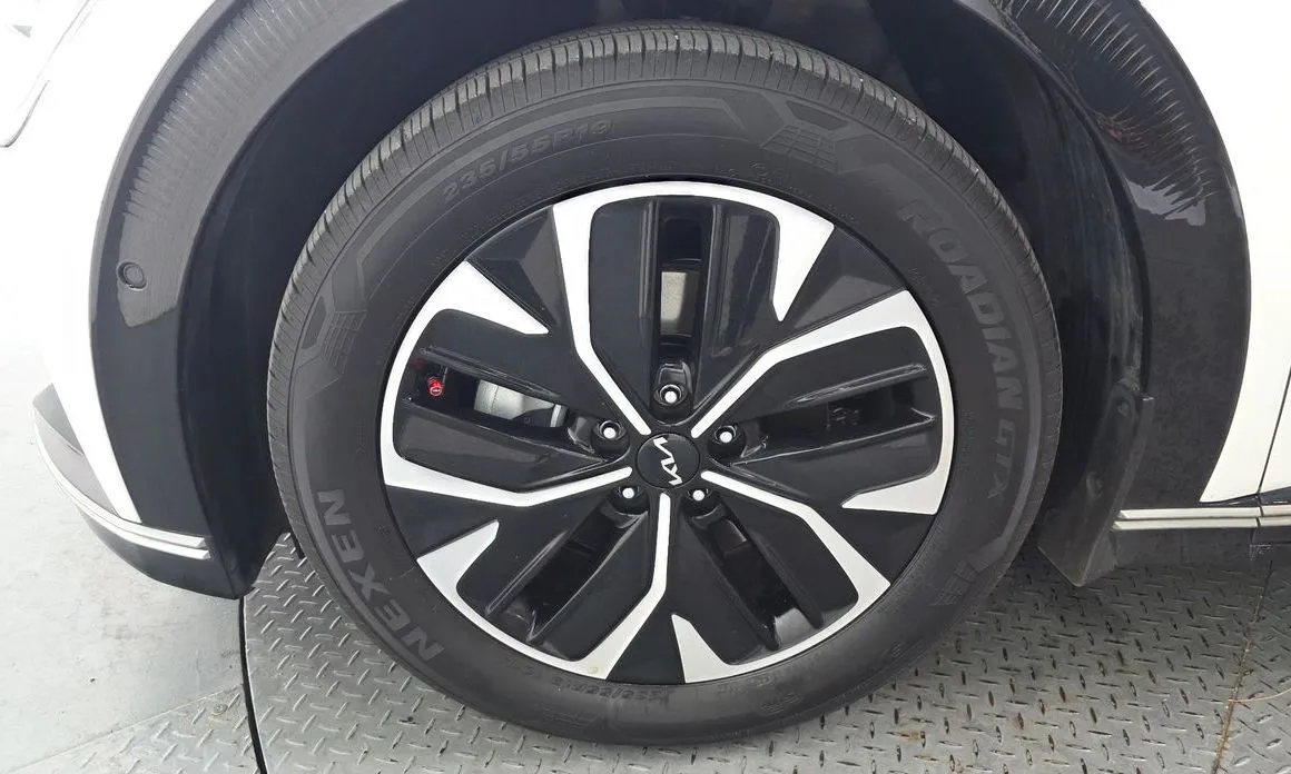 Kia EV6 — фото 7