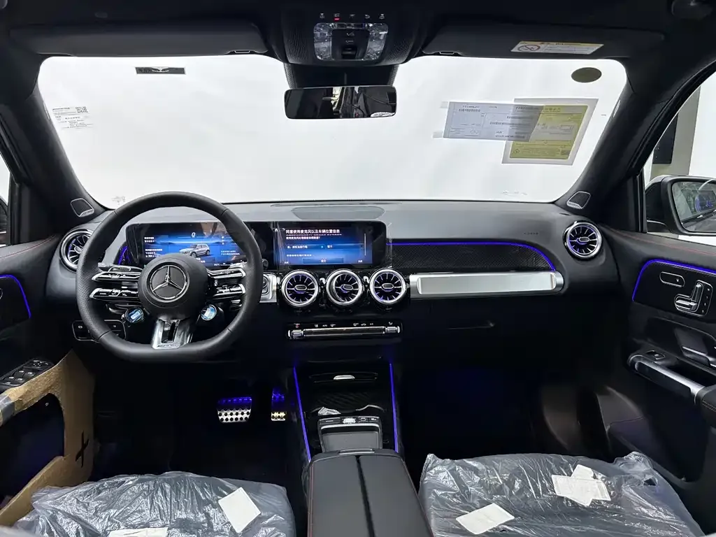 Mercedes-Benz GLB AMG — фото 10