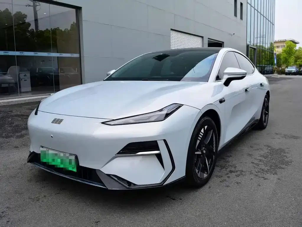 Geely Galaxy E8