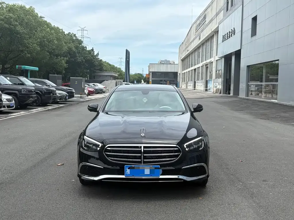 Mercedes-Benz E-Class 2024 из CN, фото 3