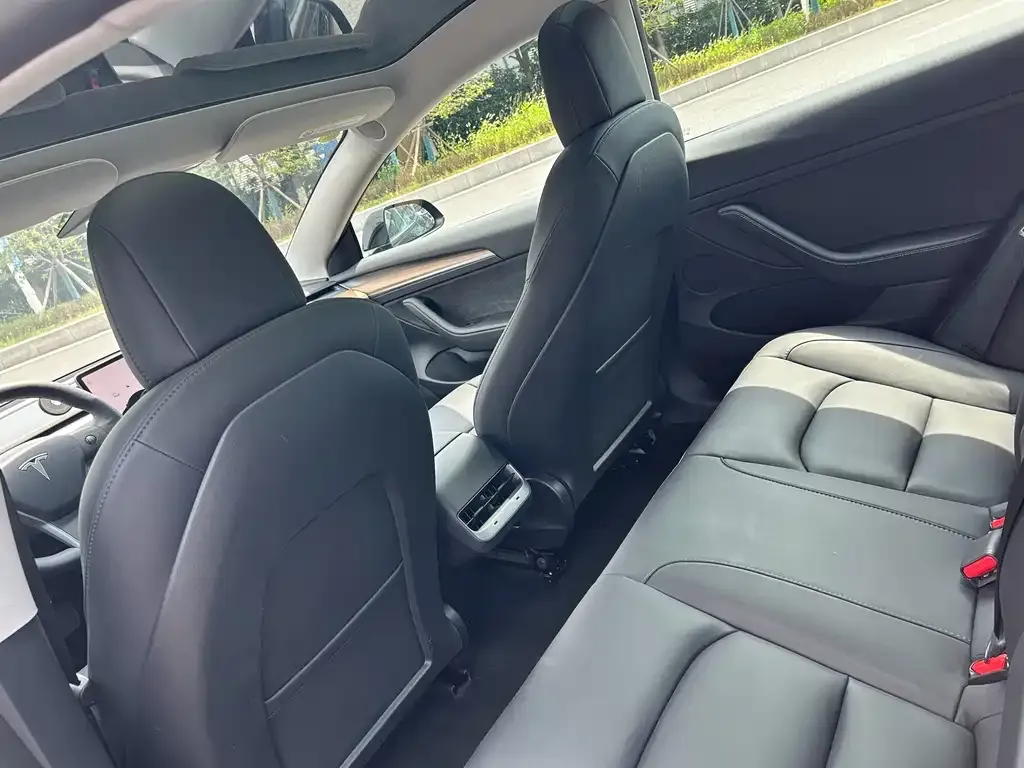 Tesla Model 3 — фото 6