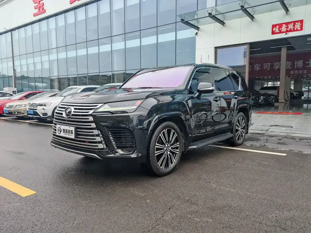 Lexus LX — фото 1