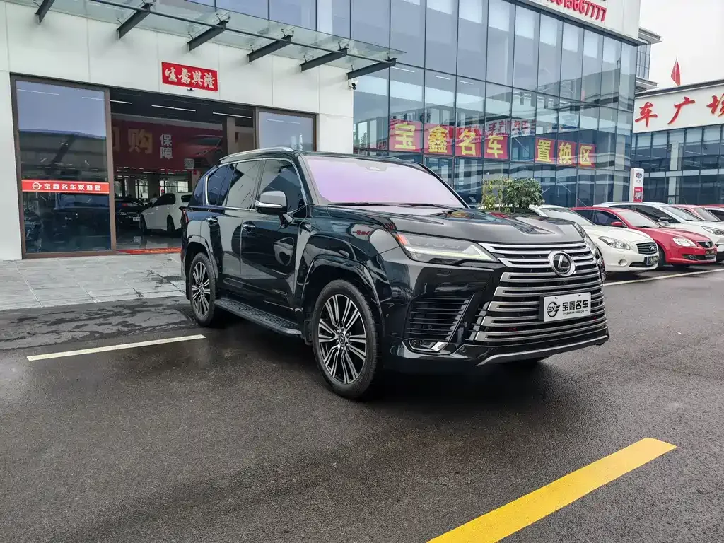 Lexus LX — фото 9