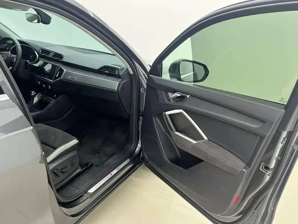 Audi Q3 — фото 10