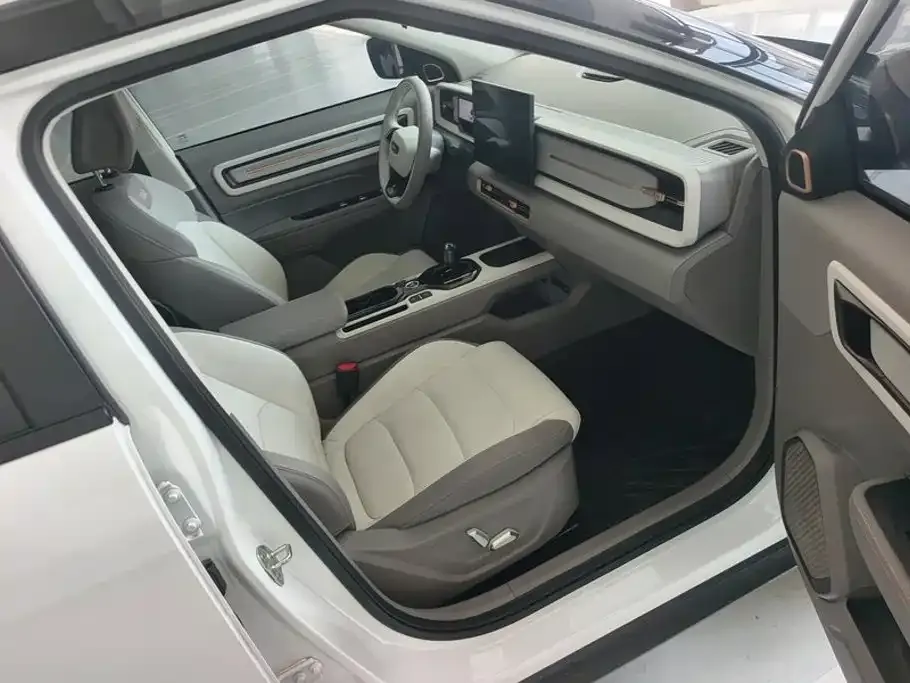 Geely Icon — фото 6