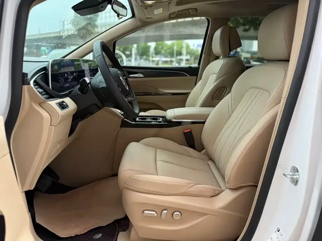 Buick GL8 Hybrid — фото 3
