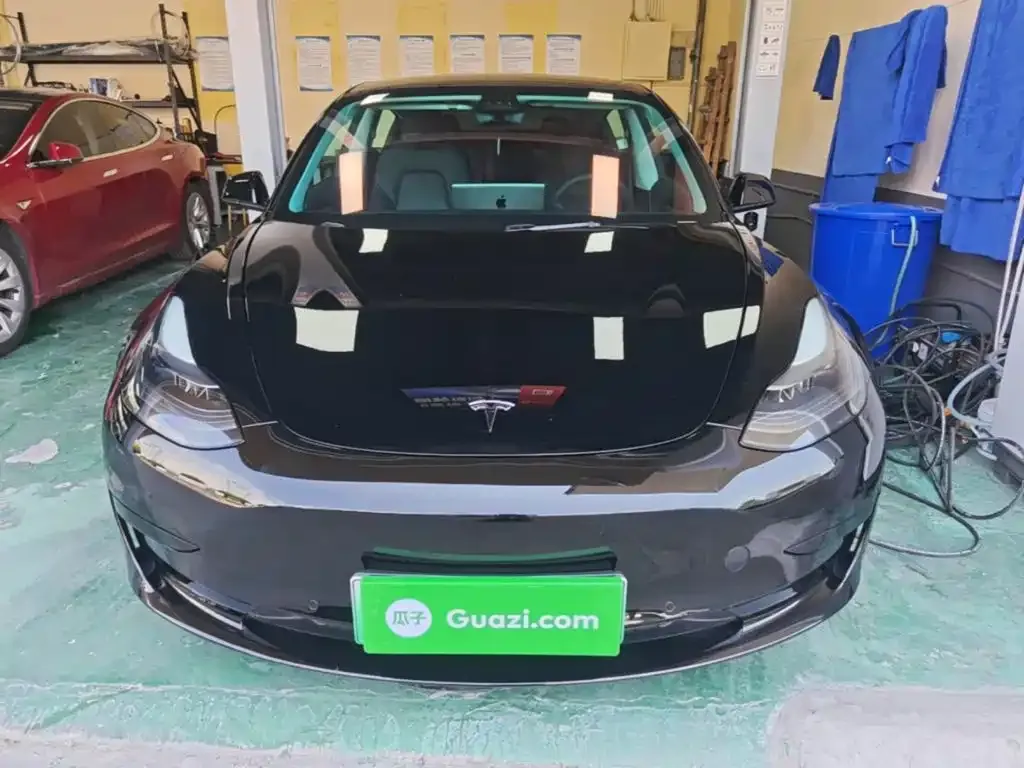 Tesla Model 3 — фото 9